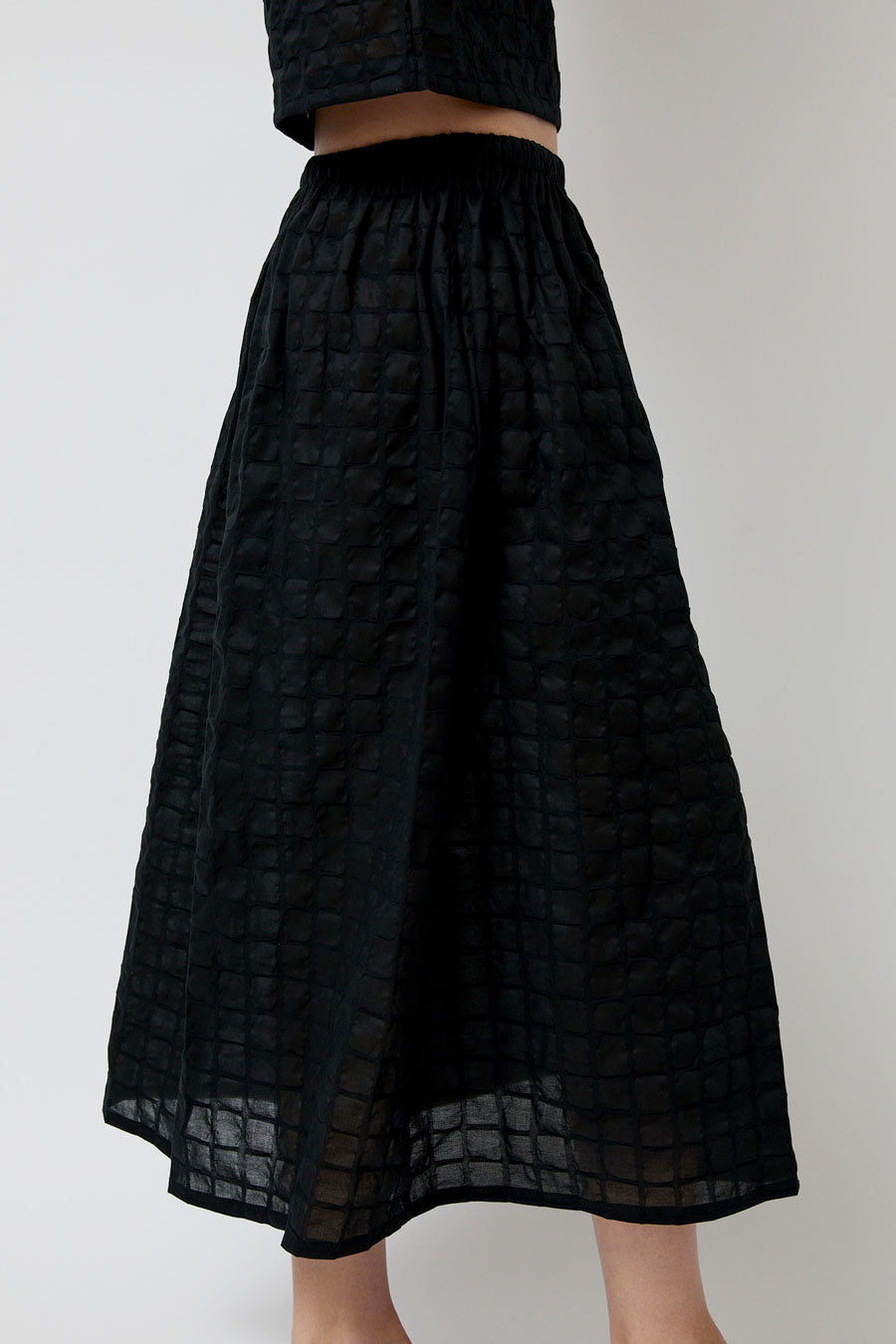 Black Crane Ripple Finish Skirt in Black